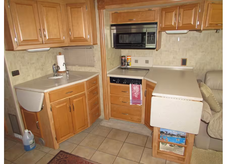 2007 Winnebago Adventurer STANDERED photo 2