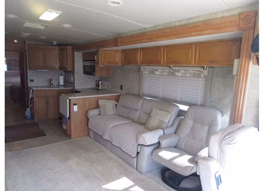 2007 Winnebago Adventurer STANDERED photo 5
