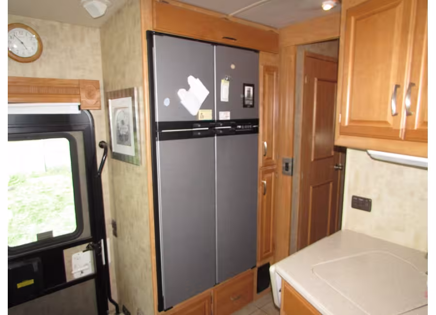 2007 Winnebago Adventurer STANDERED photo 13