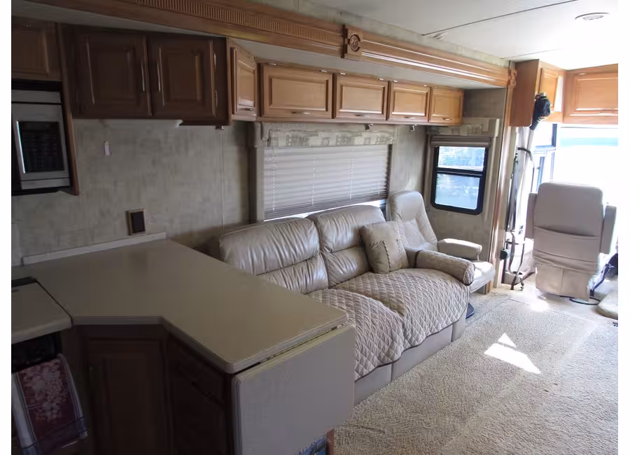 2007 Winnebago Adventurer STANDERED photo 15