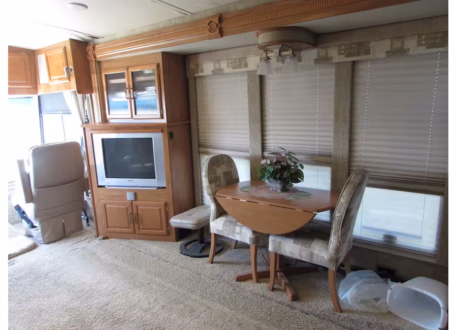 2007 Winnebago Adventurer STANDERED photo 14